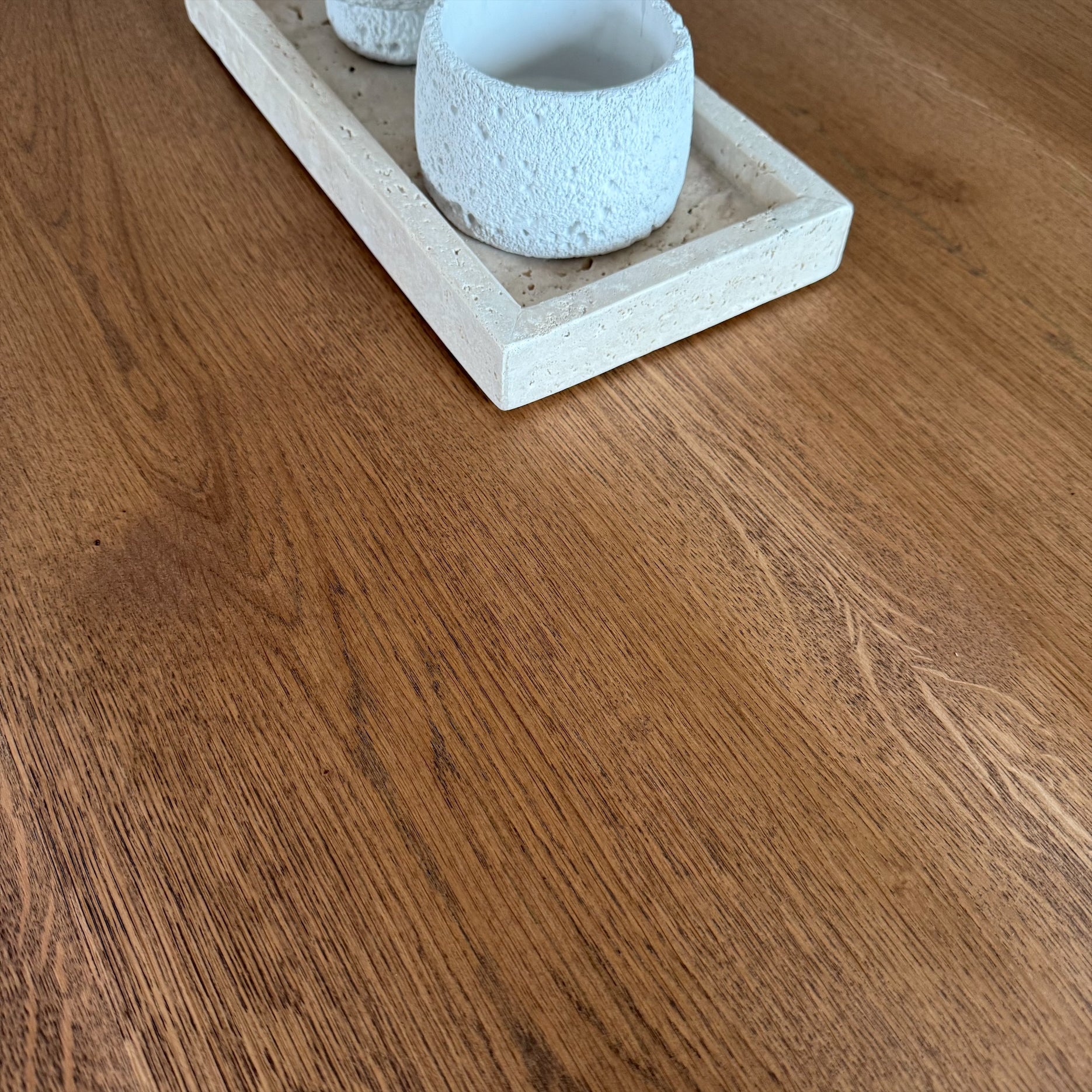 Rundt plankebord m. eg sokkelfod + (0-2 tillægsplader)