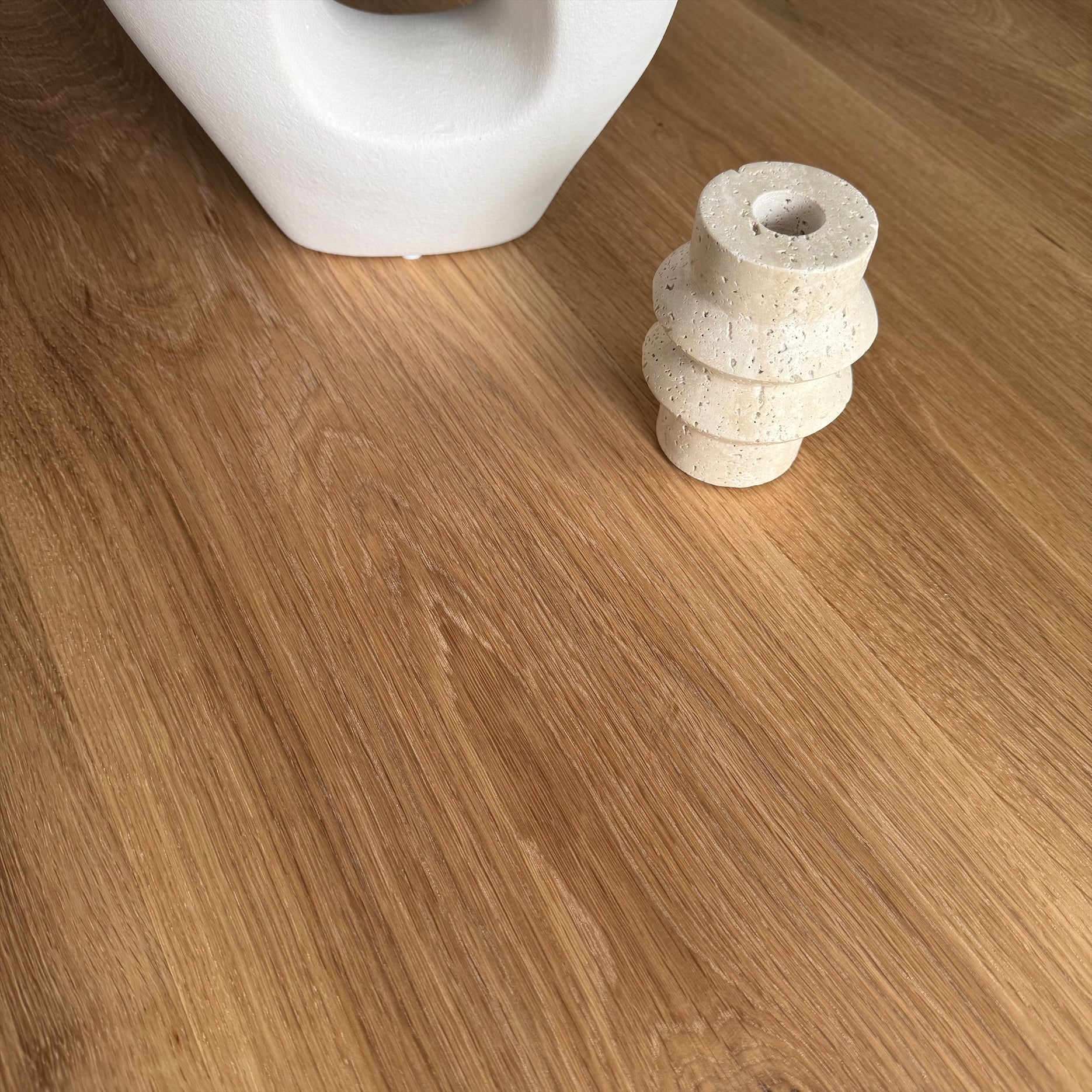 Rundt plankebord m. eg sokkelfod + (0-2 tillægsplader)