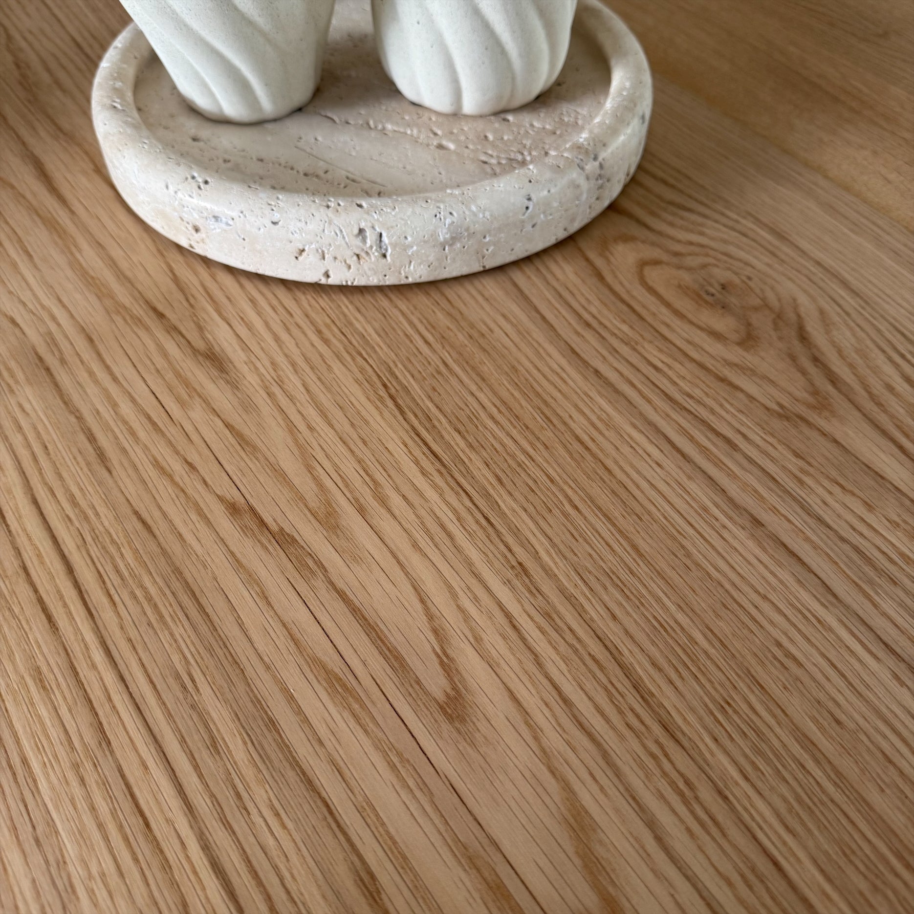 Rundt plankebord m. eg sokkelfod + (0-2 tillægsplader)